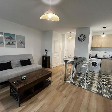 Appartement Avec Jardin A Rochefort Luaran gambar