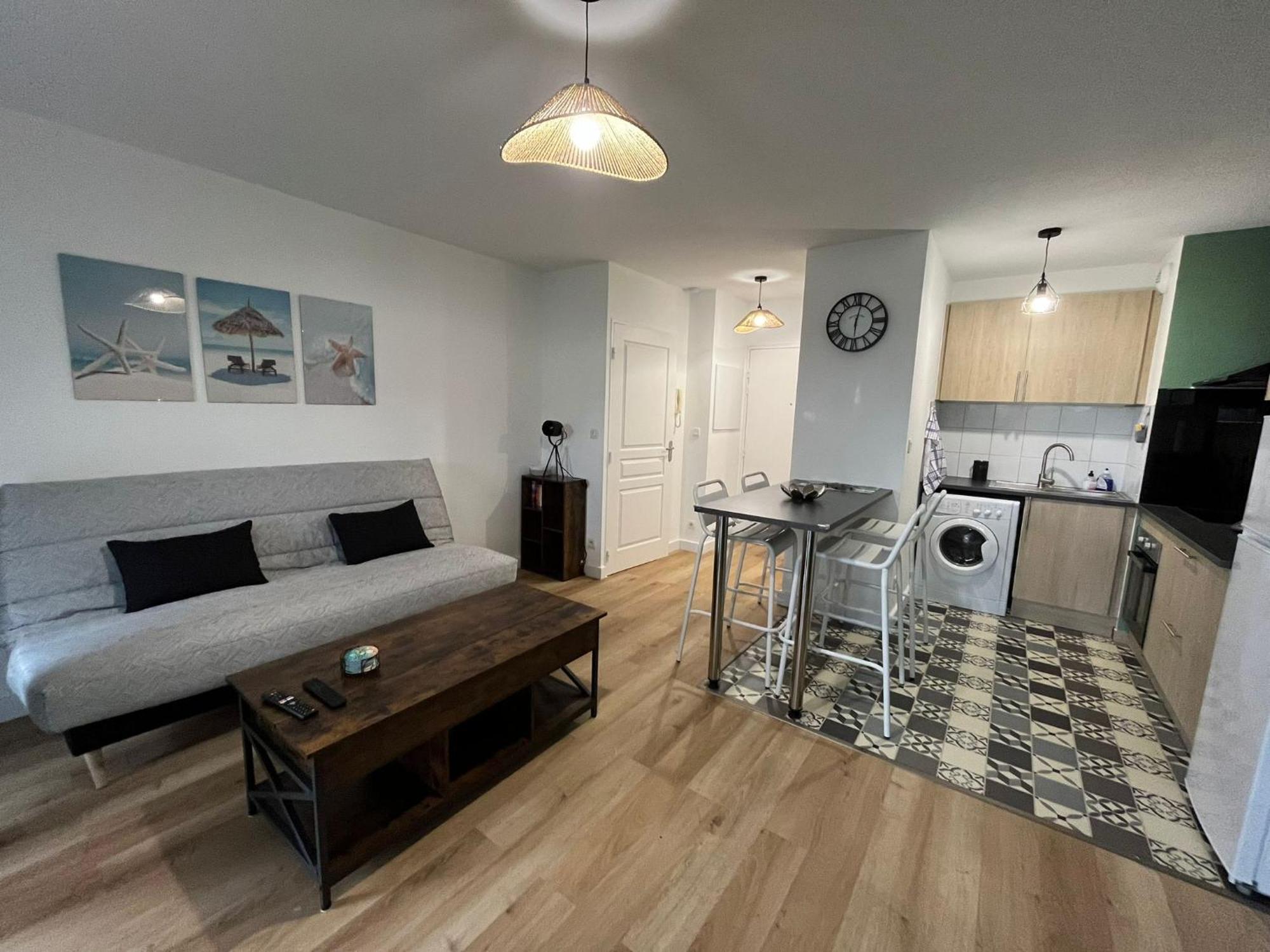 Appartement Avec Jardin A Rochefort Luaran gambar