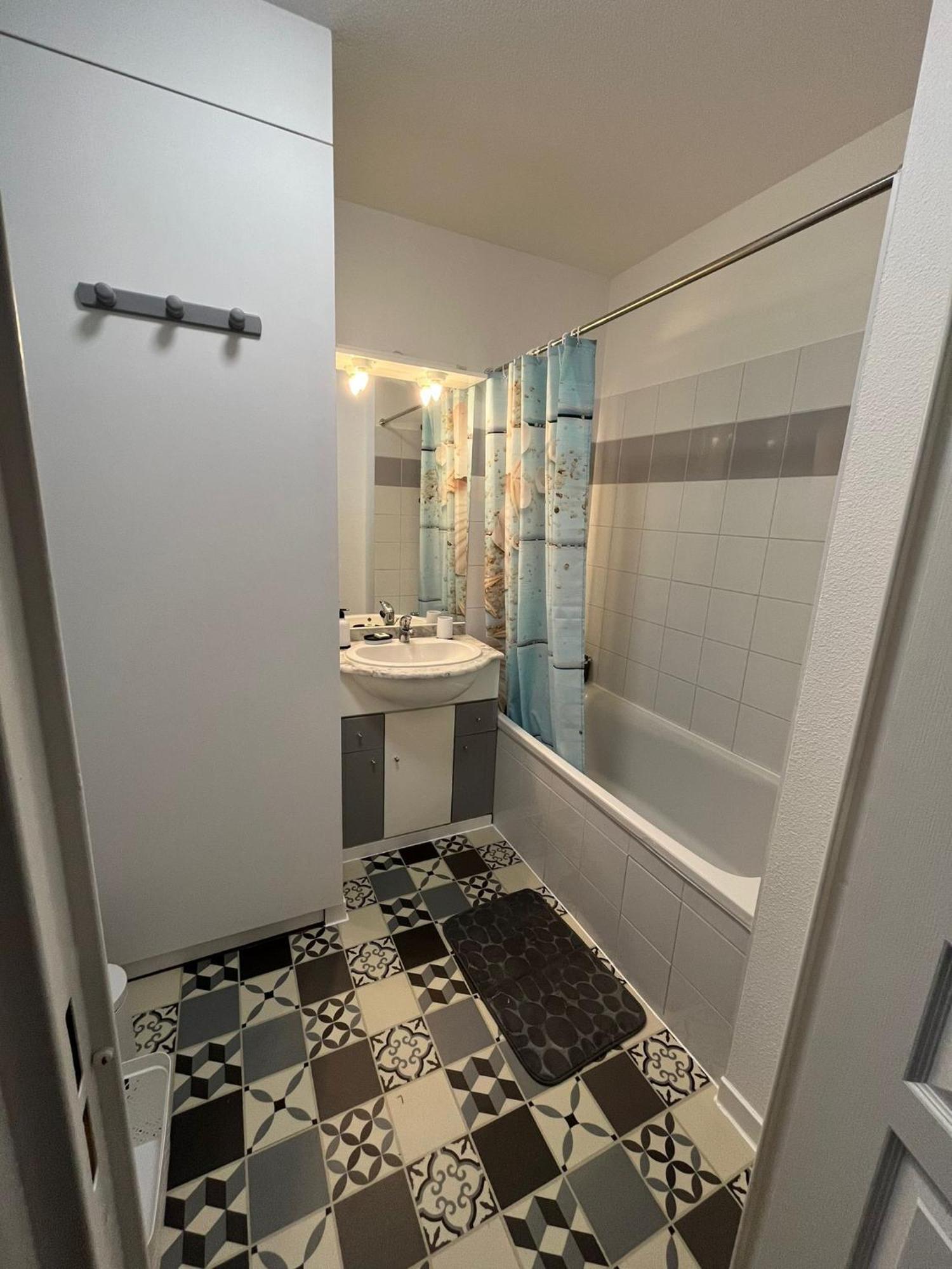Appartement Avec Jardin A Rochefort Luaran gambar