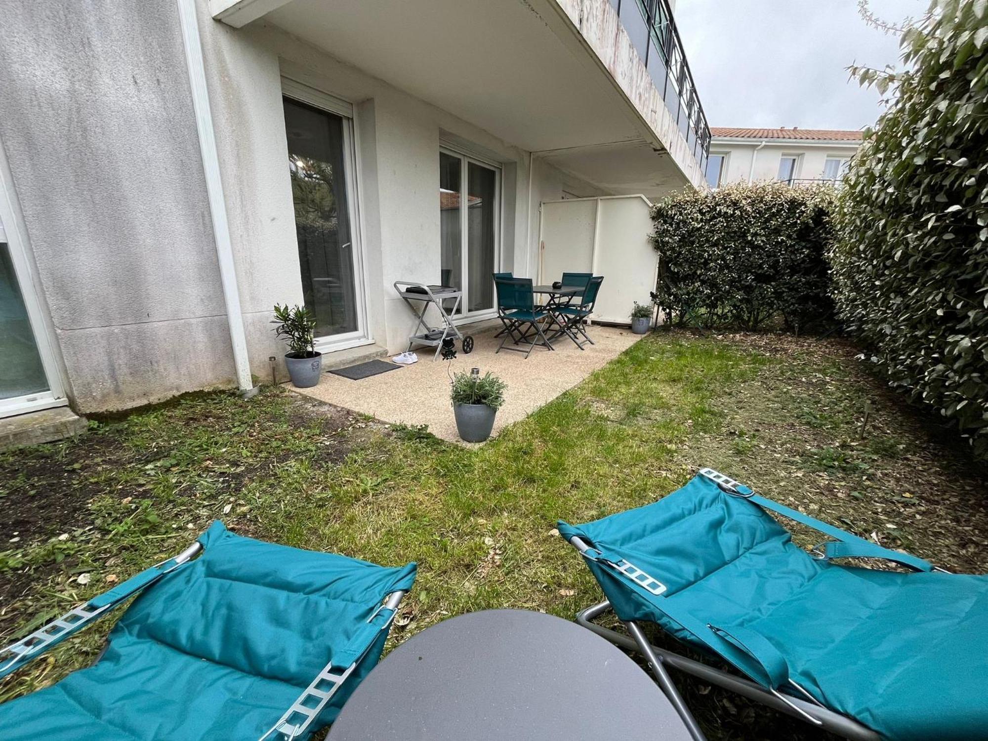 Appartement Avec Jardin A Rochefort Luaran gambar